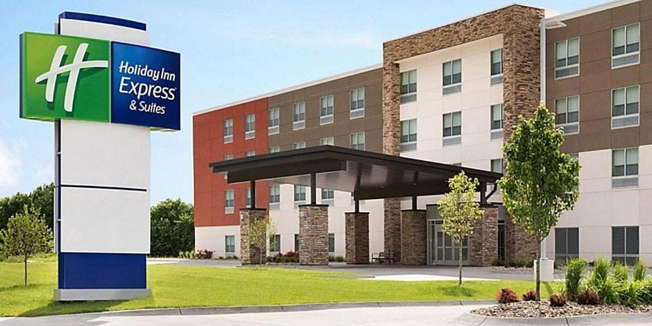 Holiday Inn Express & Suites - El Paso North by IHG — 1