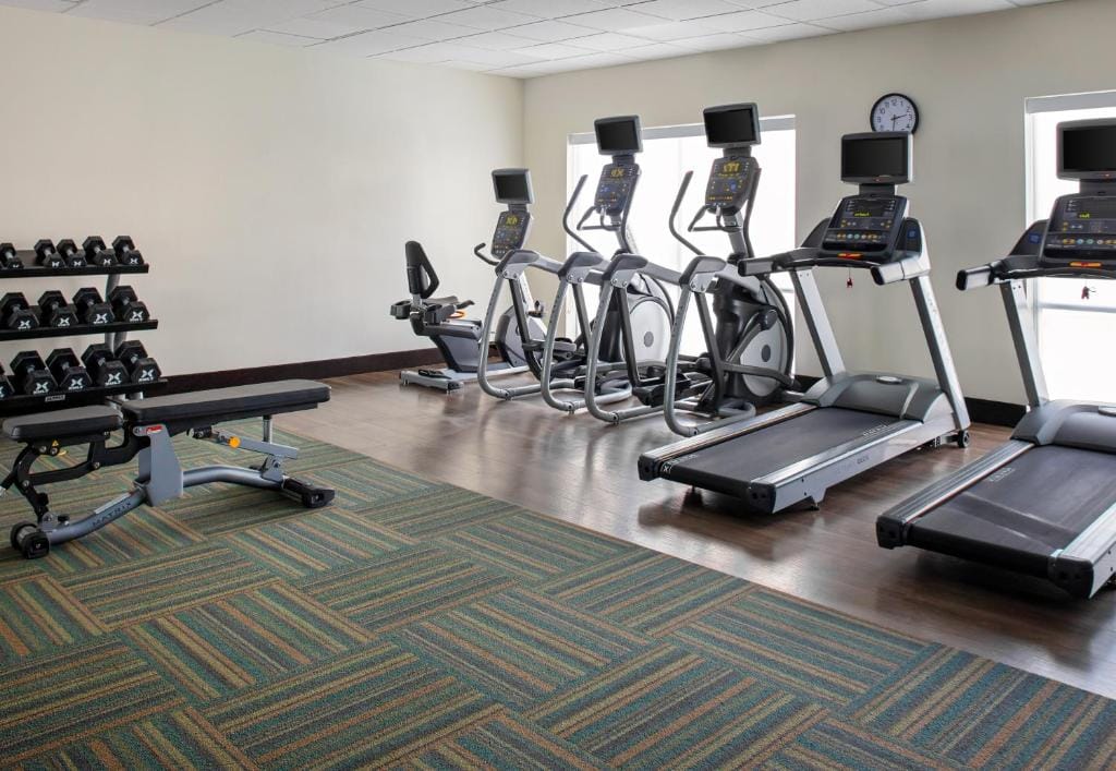 Holiday Inn Express & Suites - El Paso North by IHG — 5