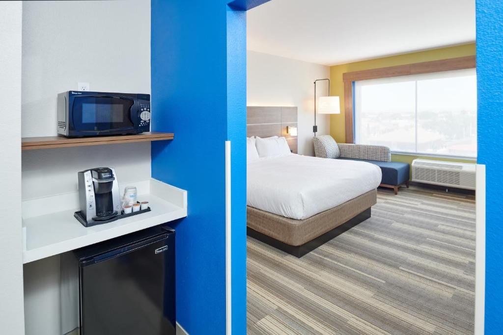 Holiday Inn Express & Suites El Paso - Sunland Park Area by IHG — 2