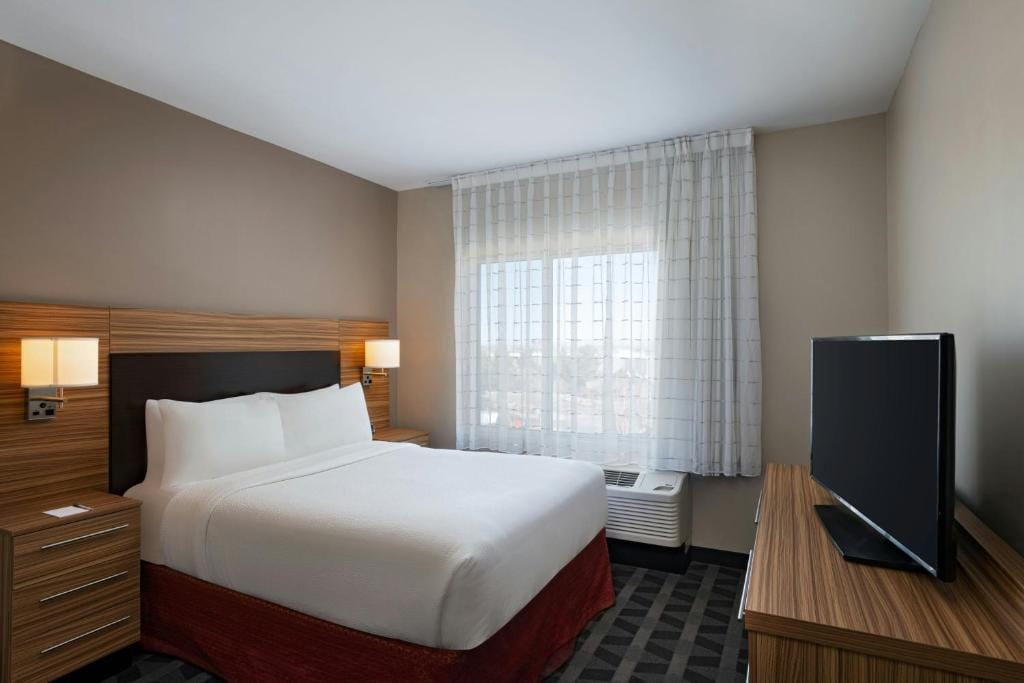 TownePlace Suites El Paso North — 5