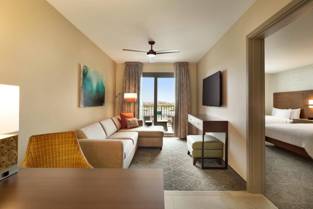 Embassy Suites by Hilton Oahu Kapolei — 3