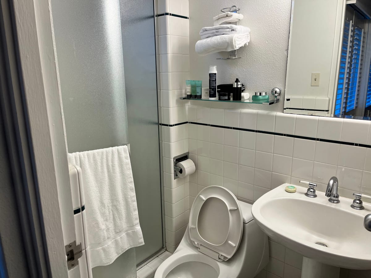 Hale Alii Lodging — 4