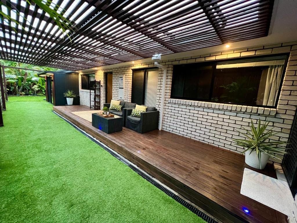 Private Gem in Pacific Pines — 1