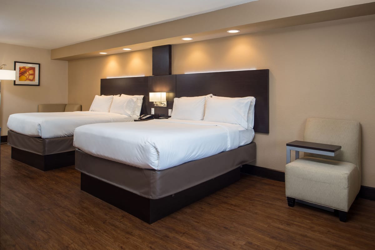 Holiday Inn Express & Suites San Antonio Medical-Six Flags by IHG — 1