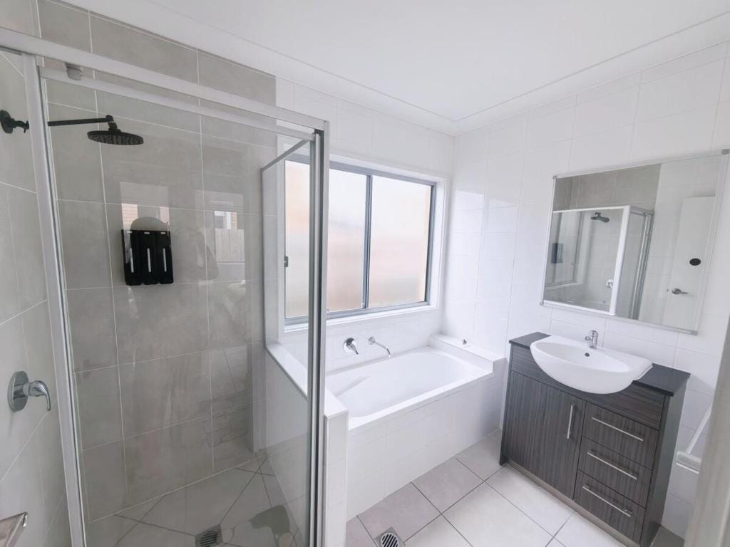 4b2b Coomera Comfort Lodge Near Theme Park & Westfield — 3