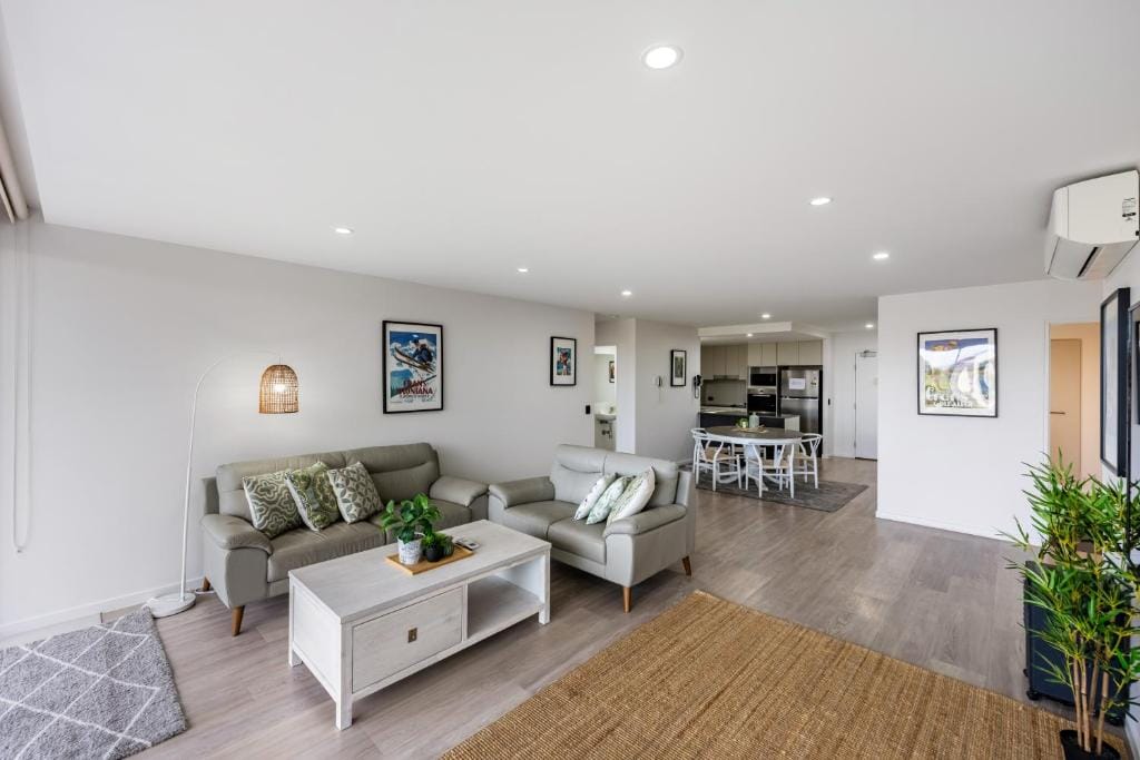 Luxury Spacious 3 Bedroom Apartment - Gold Coast — 3