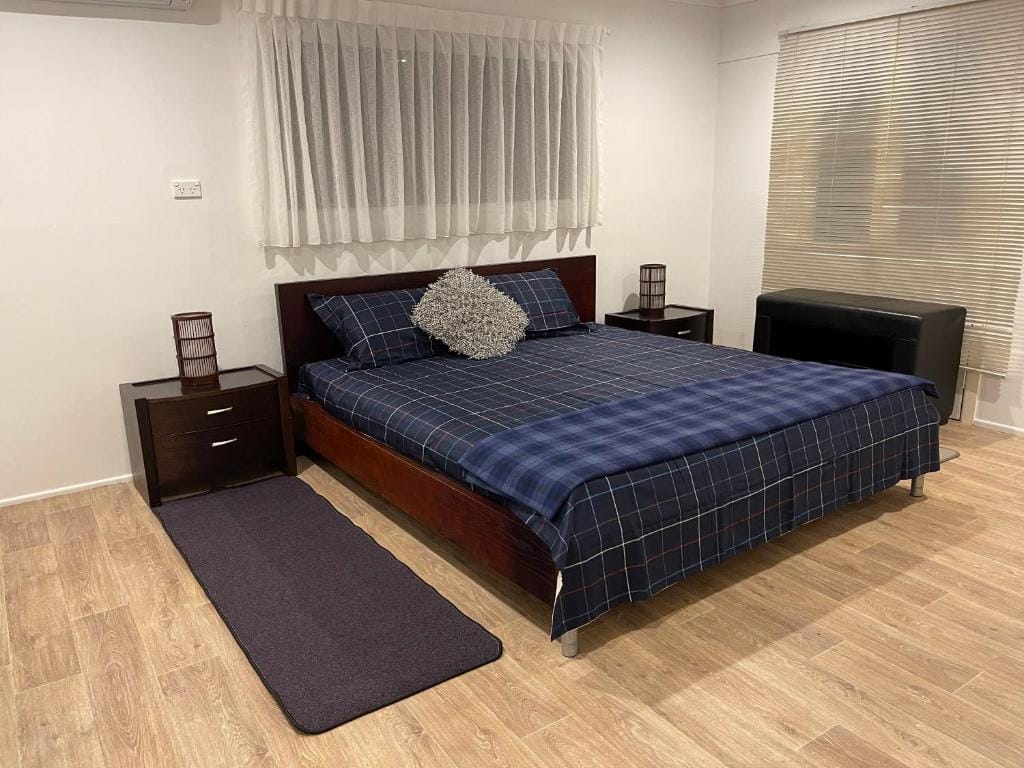 Tamborine Accommodation 84 Eagle Heights Road 6 Bedroom 3 Baths Parking Complete Holiday Home — 2