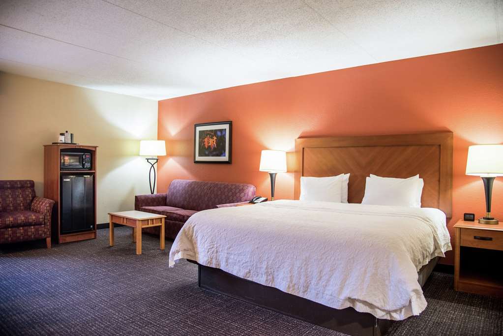 Hampton Inn Muskegon — 4