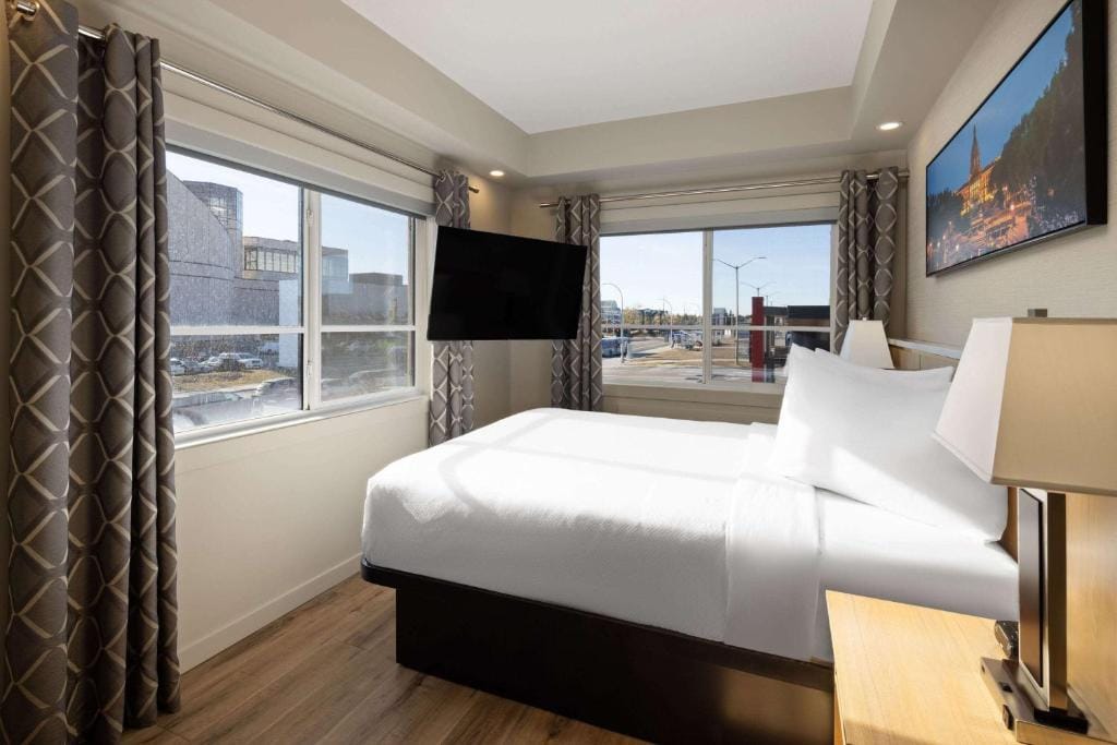 Baymont by Wyndham West Edmonton — 2