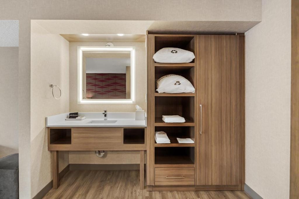 Best Western Plus West Edmonton — 3