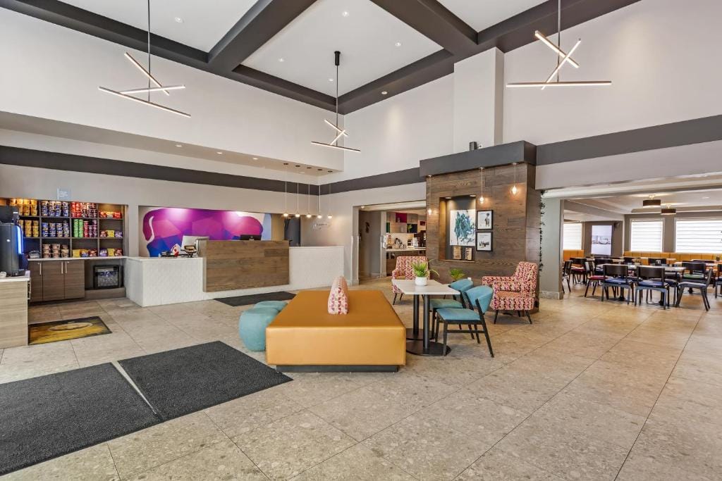 Best Western Plus West Edmonton — 5