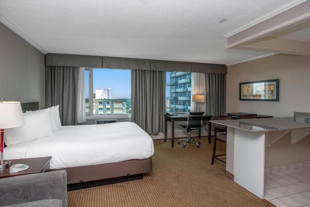 Campus Tower Suite Hotel — 2
