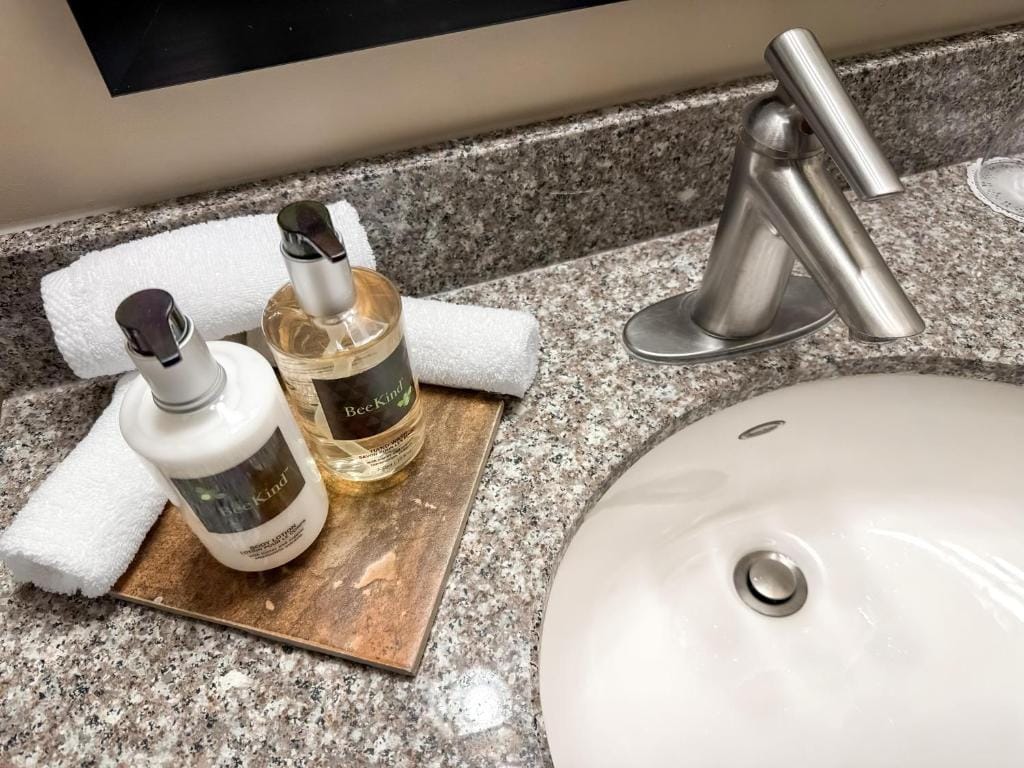 Campus Tower Suite Hotel — 3
