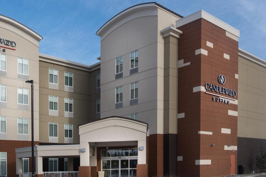 Candlewood Suites West Edmonton - Mall Area by IHG — 1