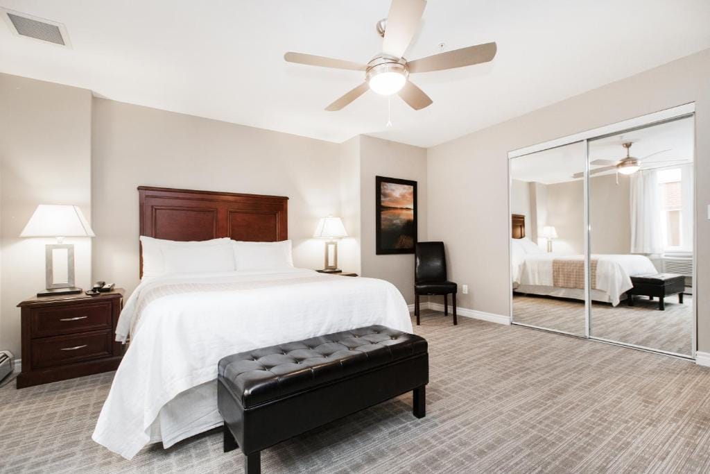 Canterra Suites Hotel — 2