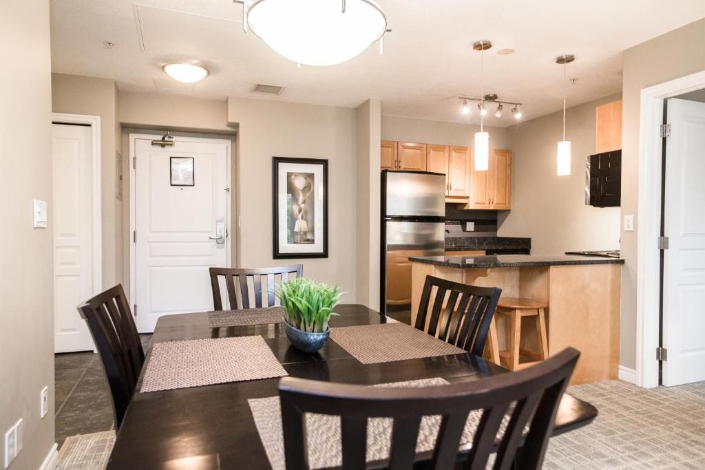 Canterra Suites Hotel — 4
