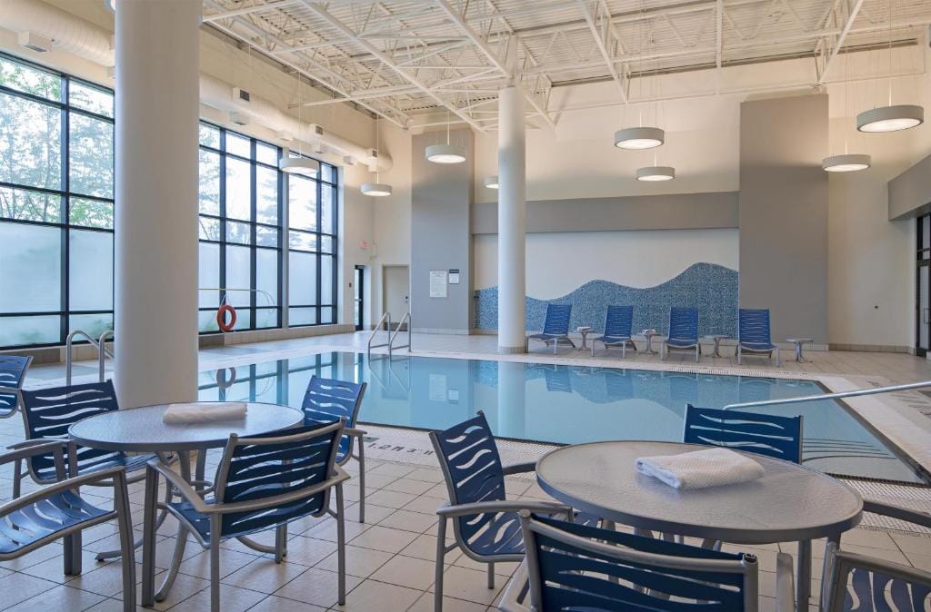 DoubleTree by Hilton West Edmonton — 3
