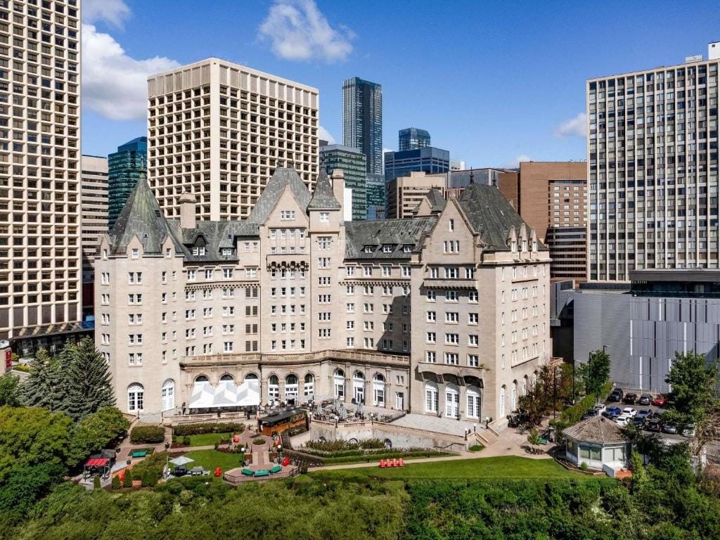 Fairmont Hotel Macdonald — 3