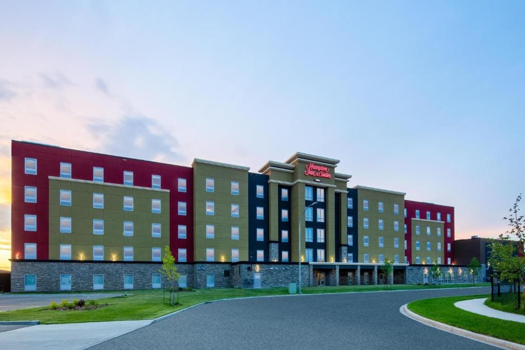 Hampton Inn & Suites Edmonton St. Albert, Ab — 1