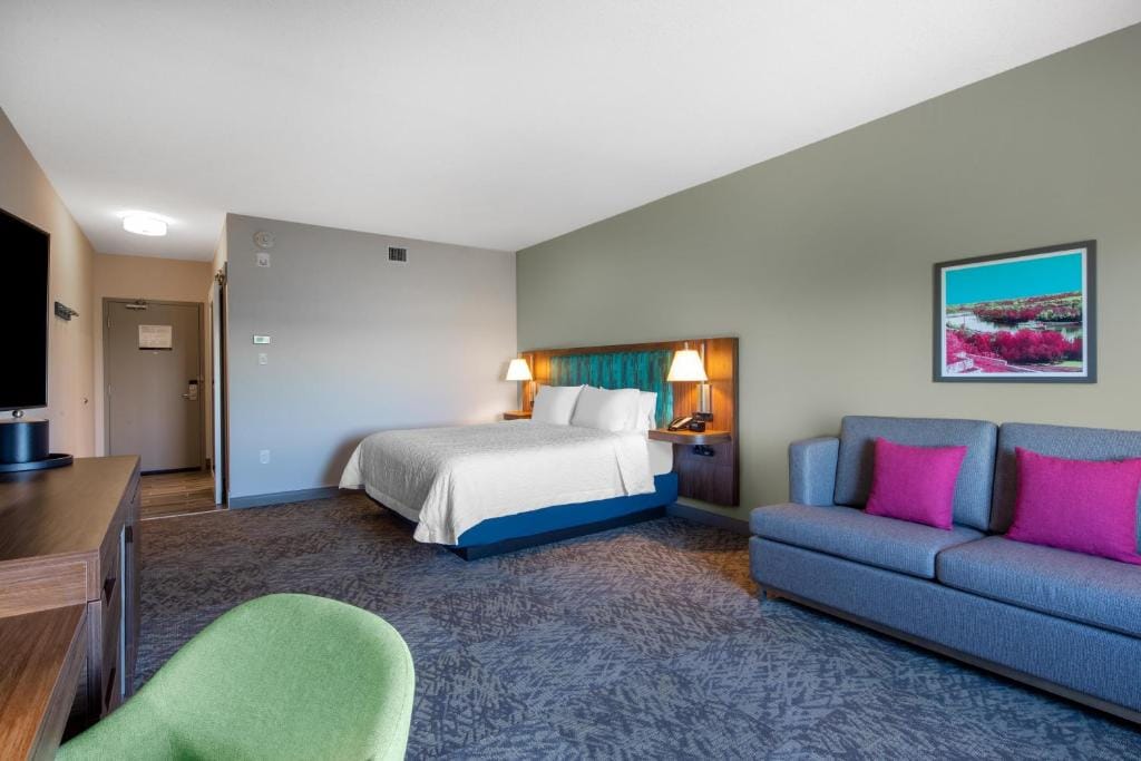 Hampton Inn & Suites Edmonton St. Albert, Ab — 2