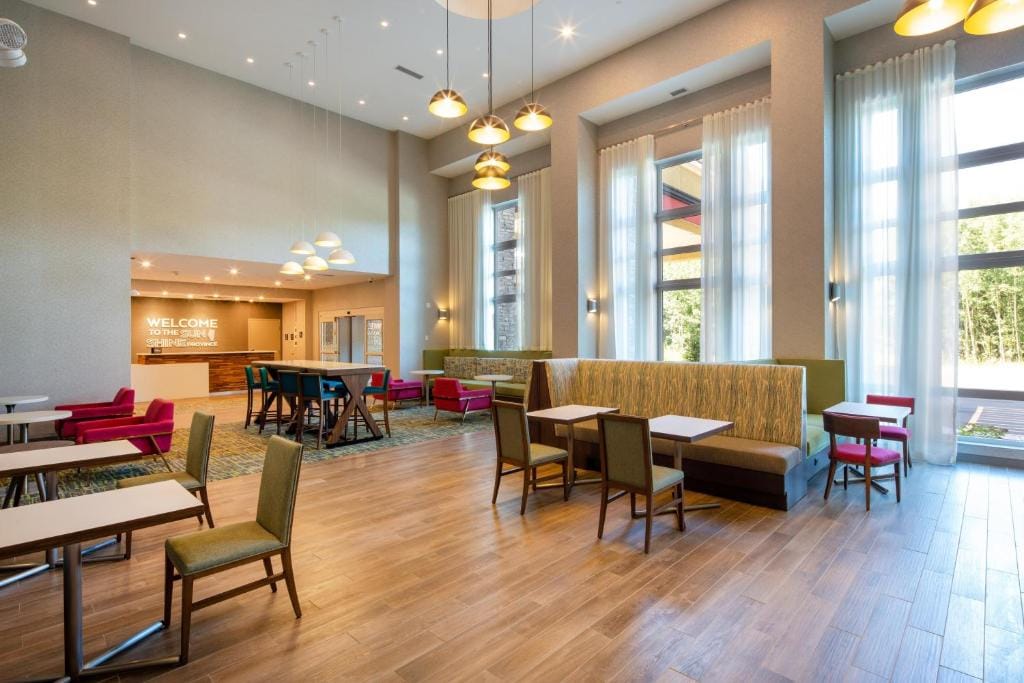 Hampton Inn & Suites Edmonton St. Albert, Ab — 4