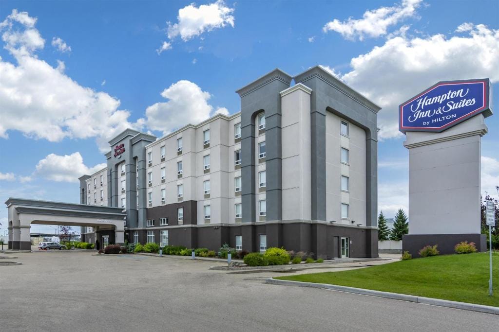 Hampton Inn & Suites Edmonton/West — 1