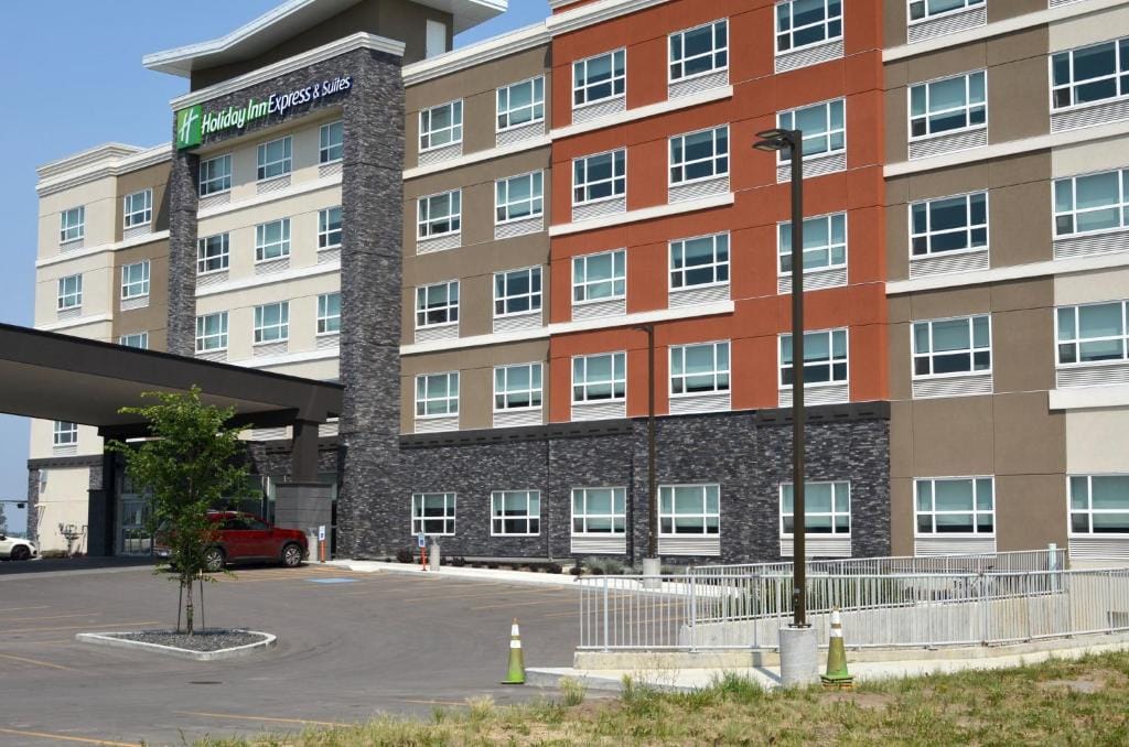 Holiday Inn Express & Suites - Edmonton SW – Windermere by IHG — 1