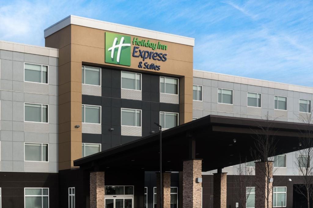 Holiday Inn Express & Suites - West Edmonton-Mall Area by IHG — 1
