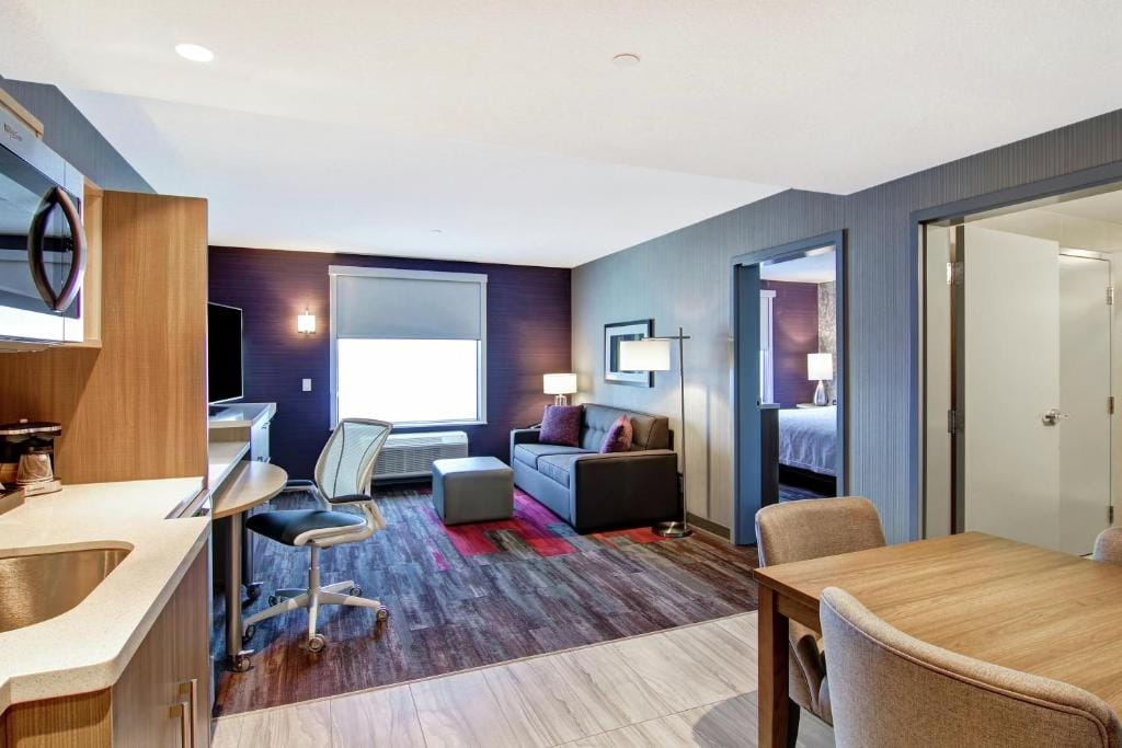 Home2 Suites By Hilton Edmonton South — 2