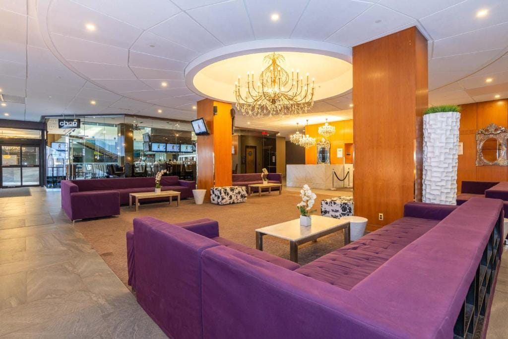 Sandman Signature Edmonton Downtown Hotel — 3