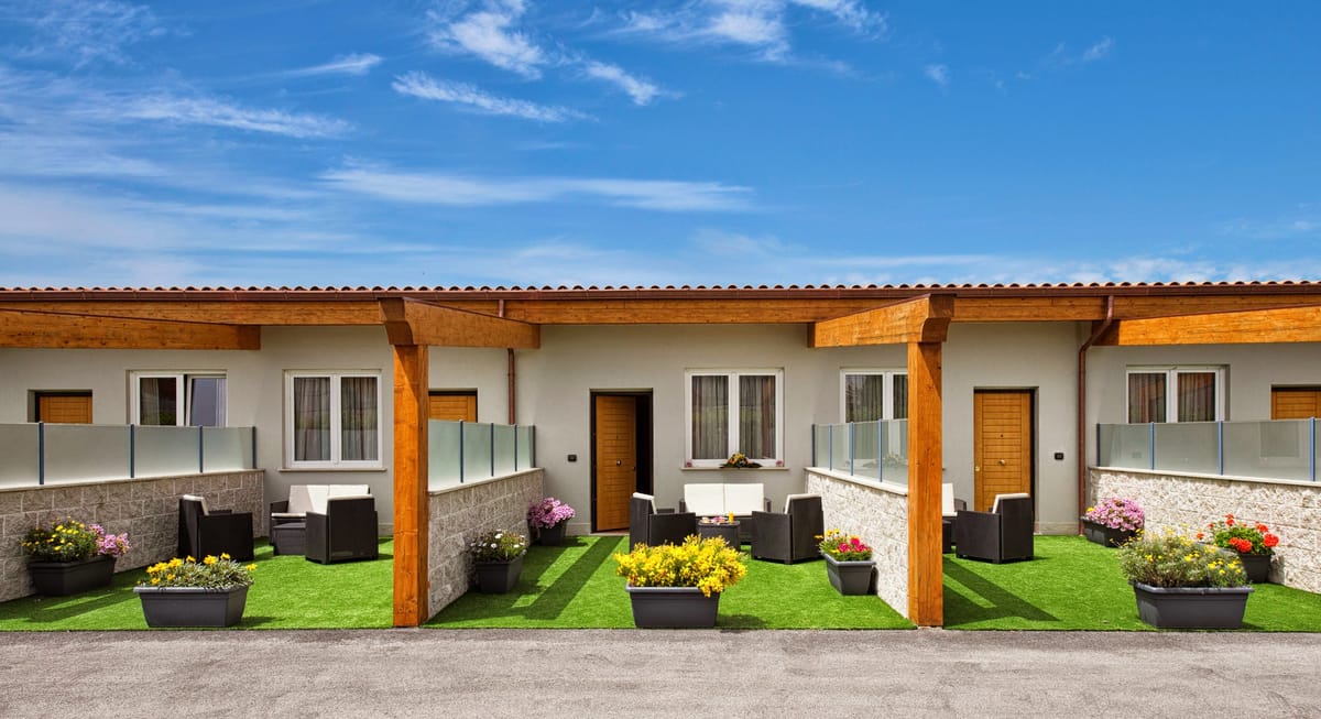 SIMON HOTEL POMEZIA — 4