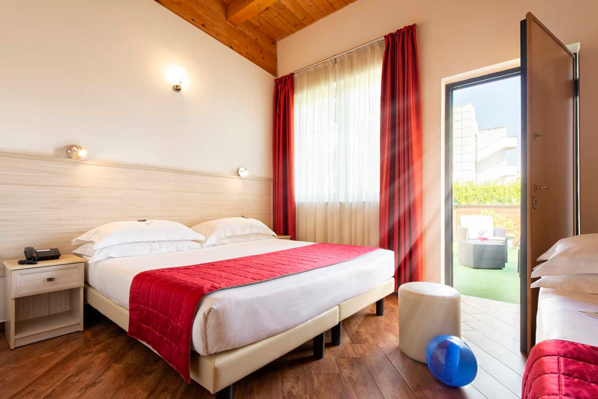 SIMON HOTEL POMEZIA — 5